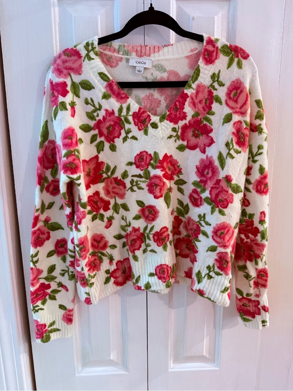CeCe Cream V-Neck Sweater with Pink Rose Floral Print